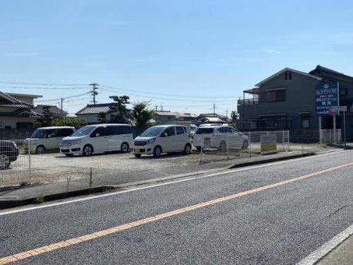 西二見浜国沿い月極駐車場